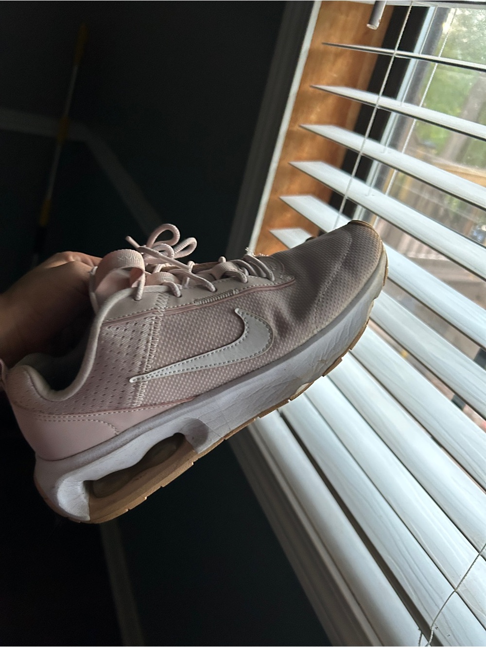 Nike Women's Light Pink and White Athletic Sneakers